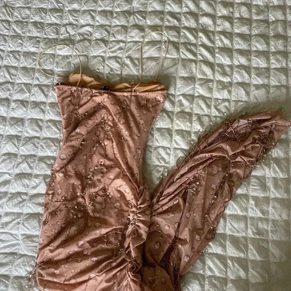 Revolve H:ours Constanza midi dress in water droplets - Picture 7 of 11